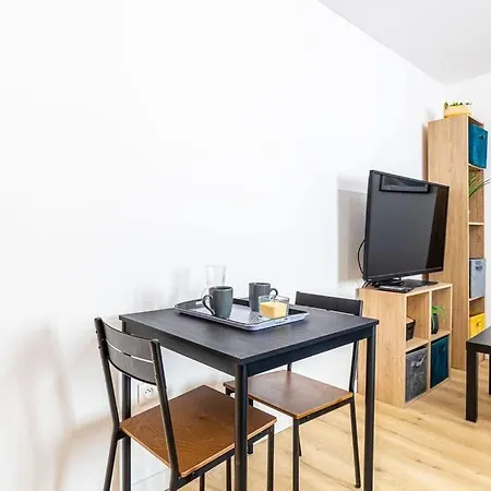 Apartment Equipe Le Roi Choisy-le-Roi